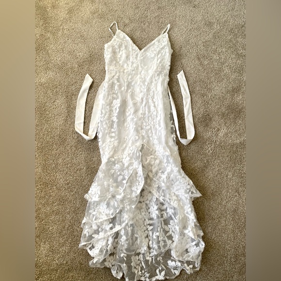 NWOT Lulus Forever Fanciful White Floral Embroidered High-Low Midi Dress Size S - Picture 5 of 12